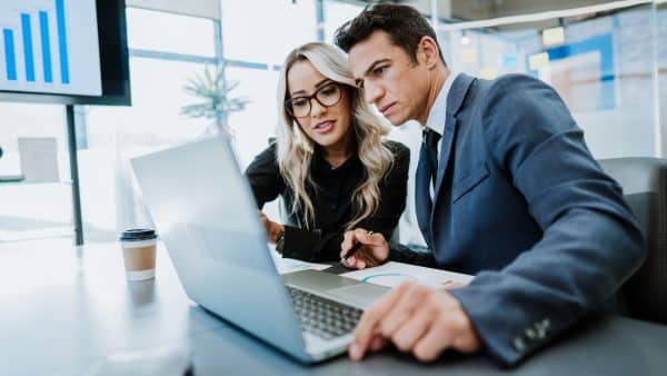 Benefits of Working With Investment Advisors